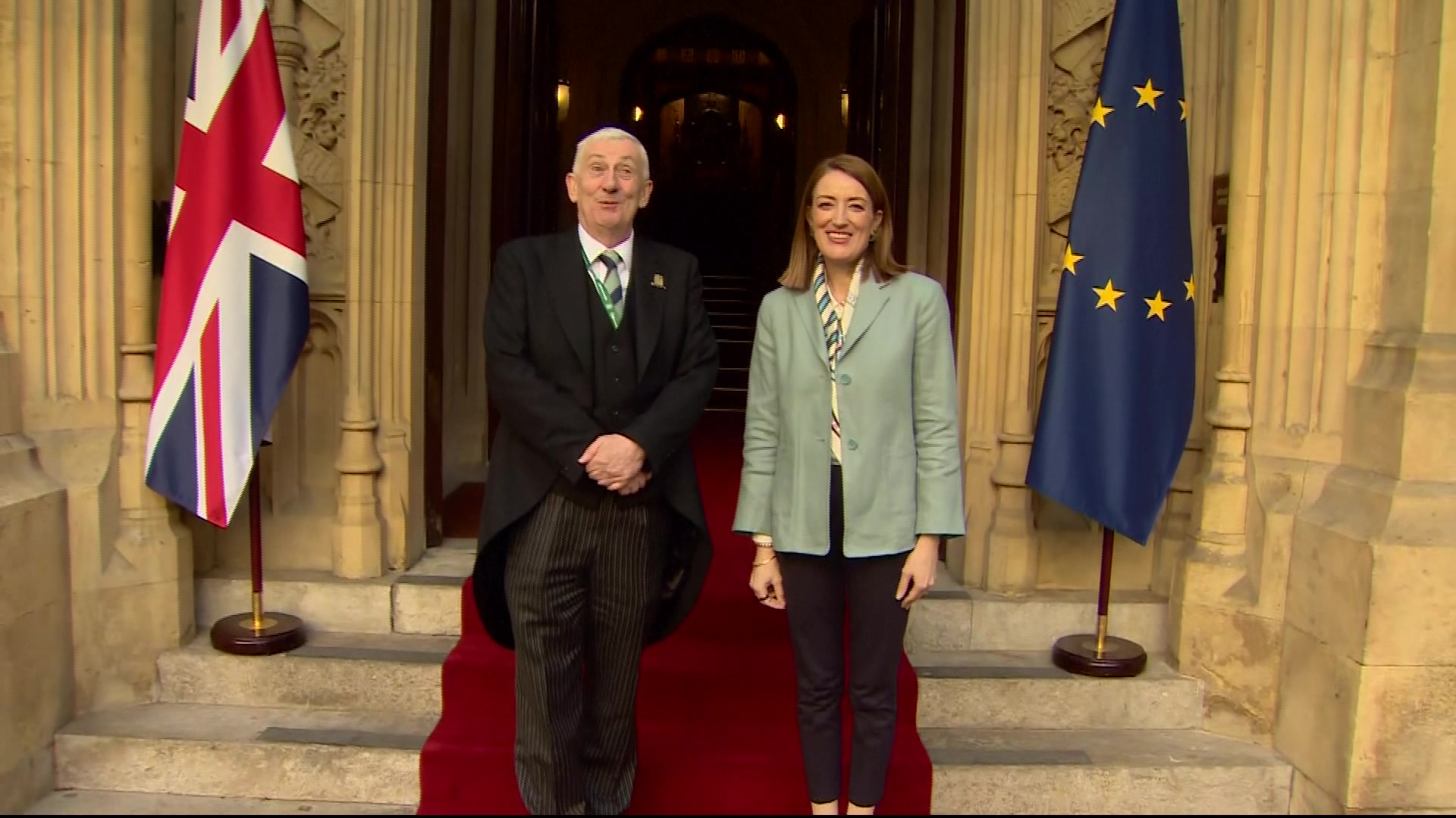 Official Visit by Roberta METSOLA, EP President to London (United Kingdom) - meeting with Sir Lindsay HOYLE, Speaker of the House of Commons of the UK: Arrival and roundtable